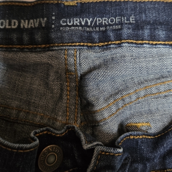 Old Navy Curvy Fit Bootcut Jeans Size 14 Short – Dark Wash Mid-Rise (Sold Out!) - Picture 3 of 5